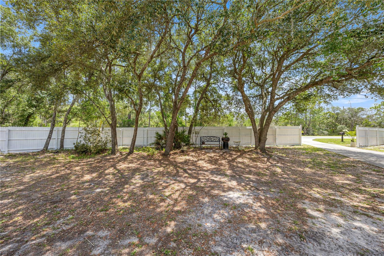 495 FISHER RD, OCKLAWAHA, FL, 32179