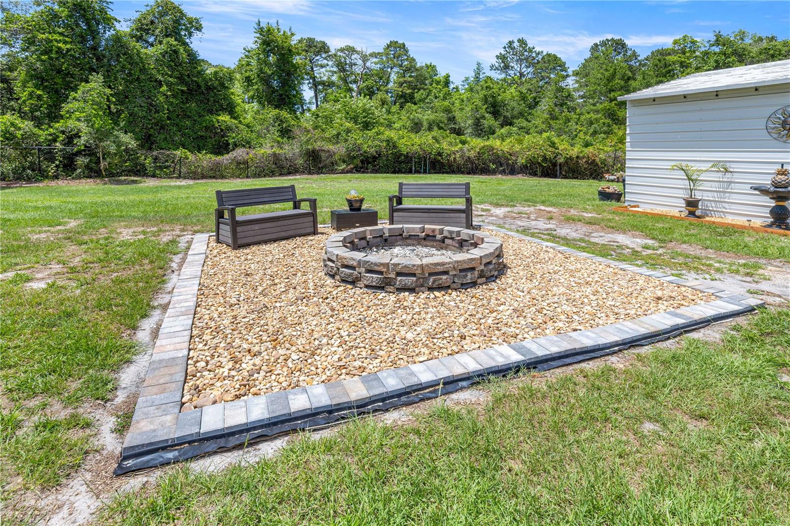 495 FISHER RD, OCKLAWAHA, FL, 32179
