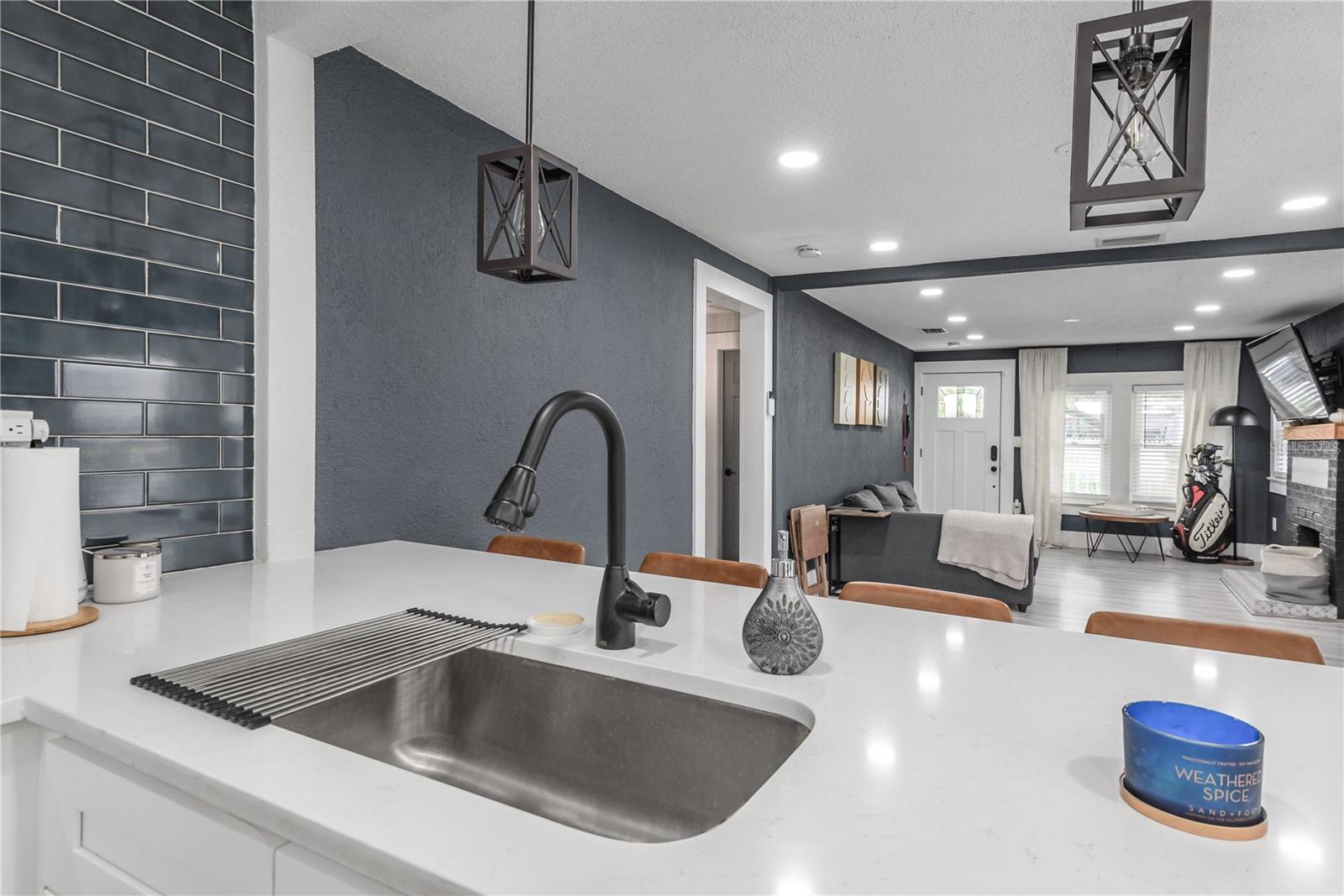 806 E HAMILTON AVE, TAMPA, FL, 33604