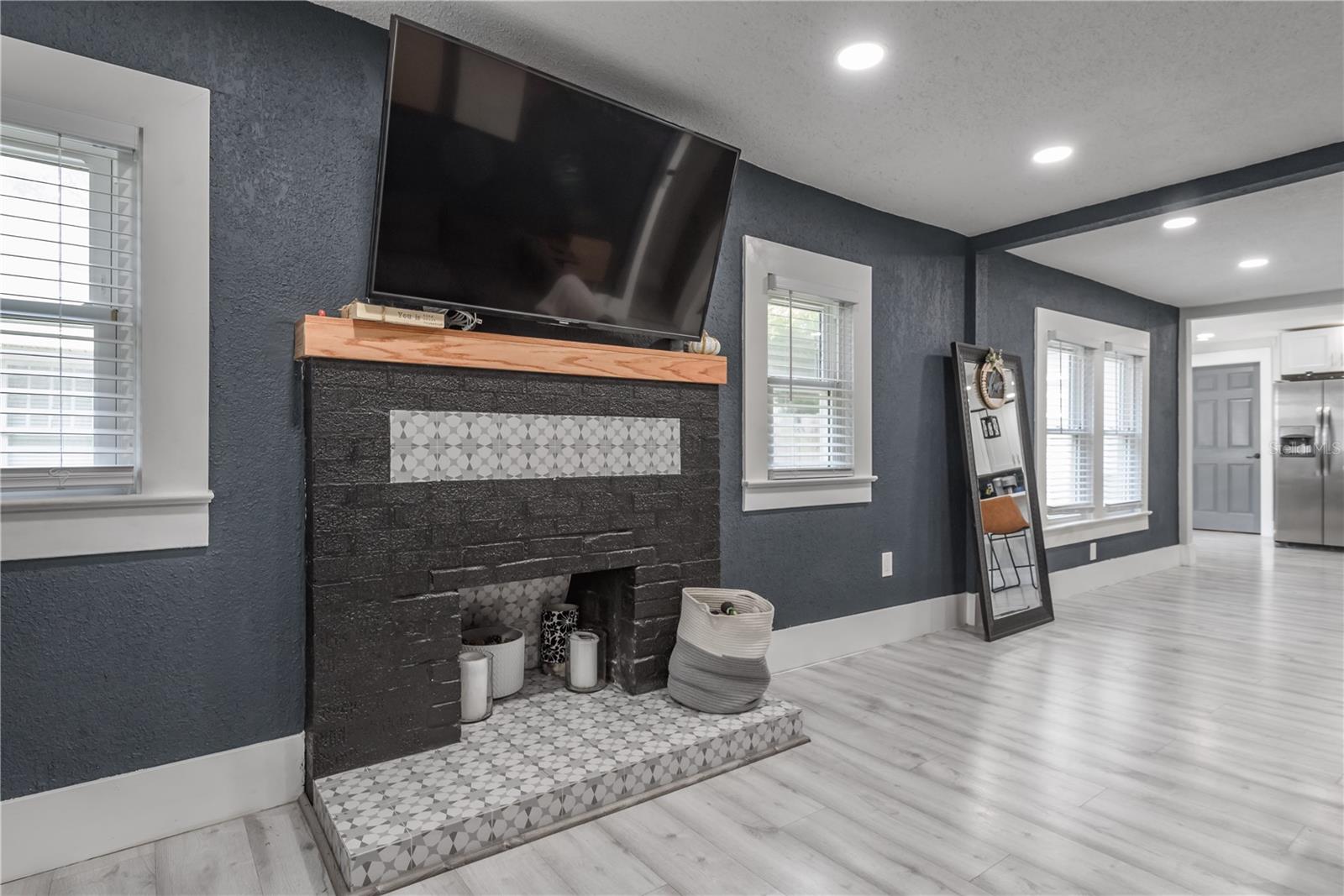 806 E HAMILTON AVE, TAMPA, FL, 33604