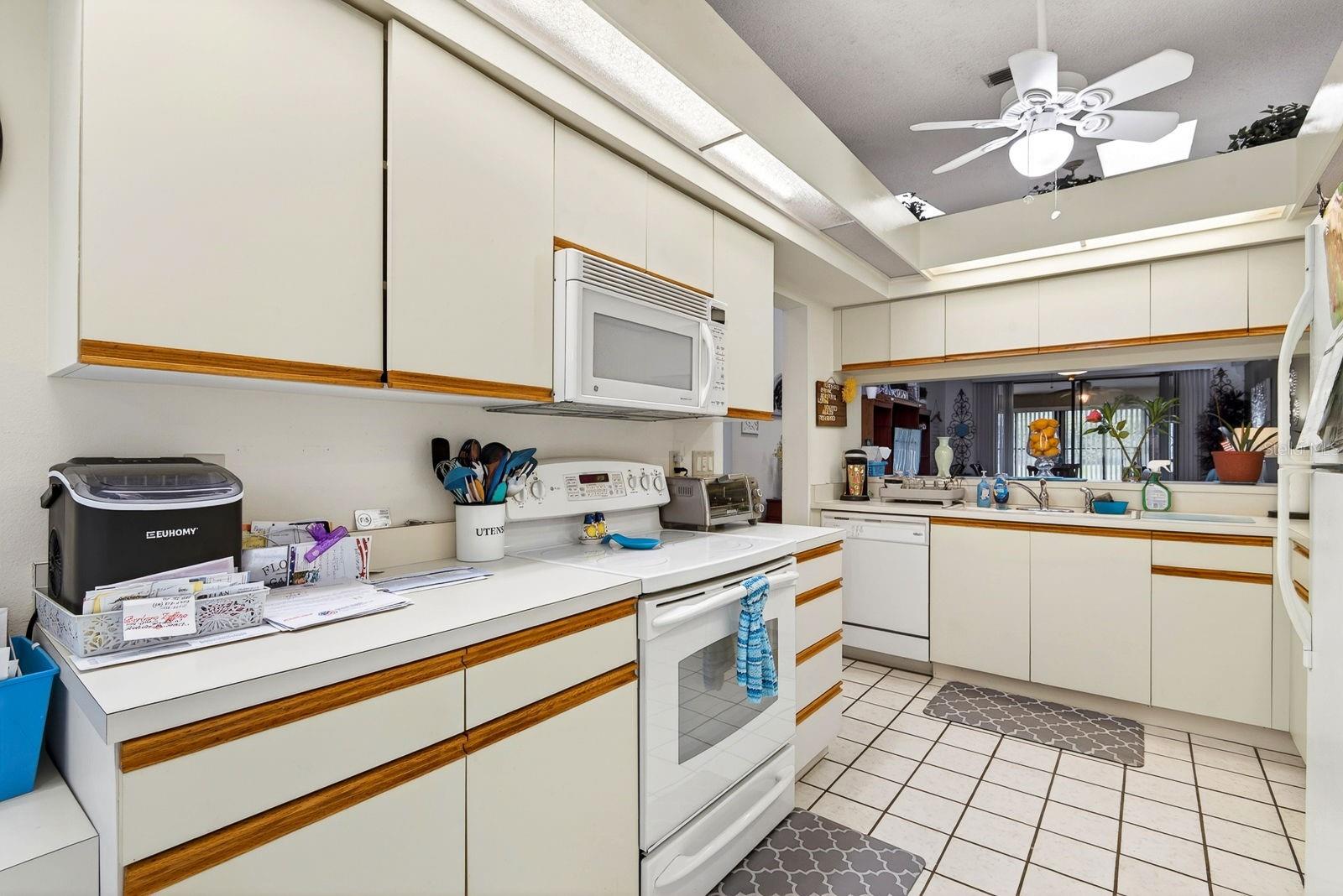 7126 28TH AVENUE DR W #2250, BRADENTON, FL, 34209