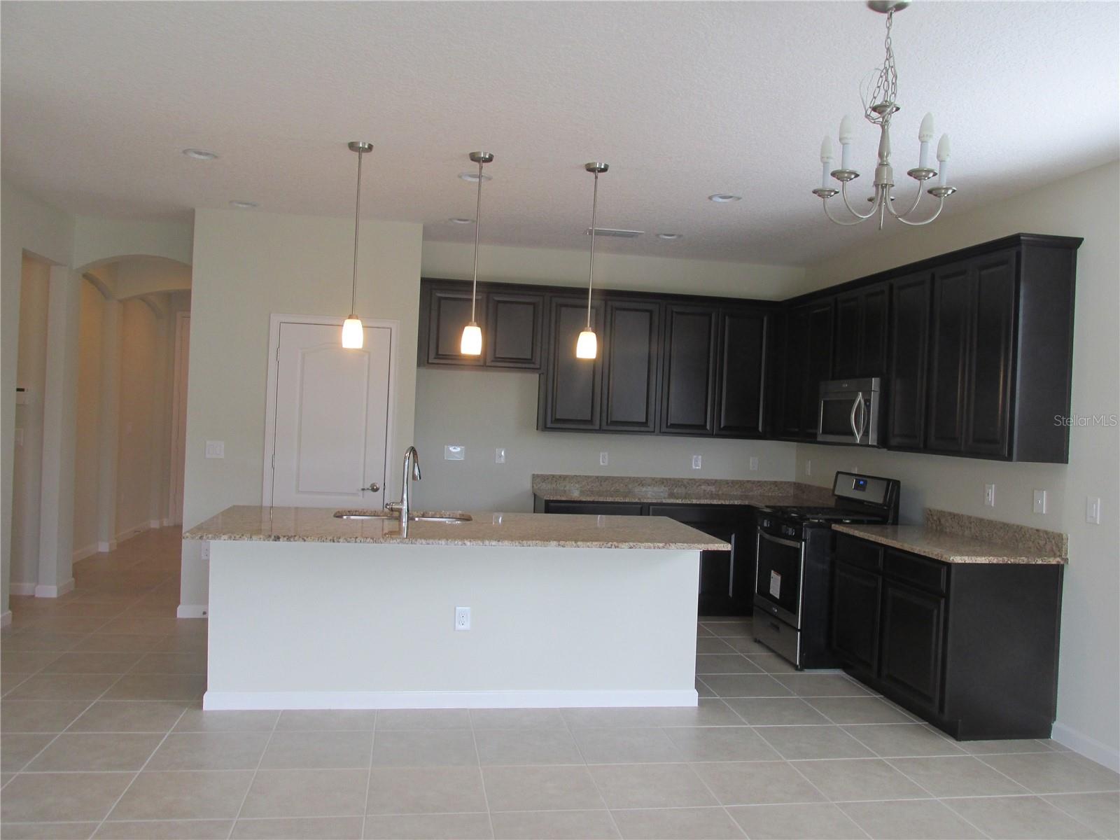 2404 SABASTIAN ST, MOUNT DORA, FL, 32757