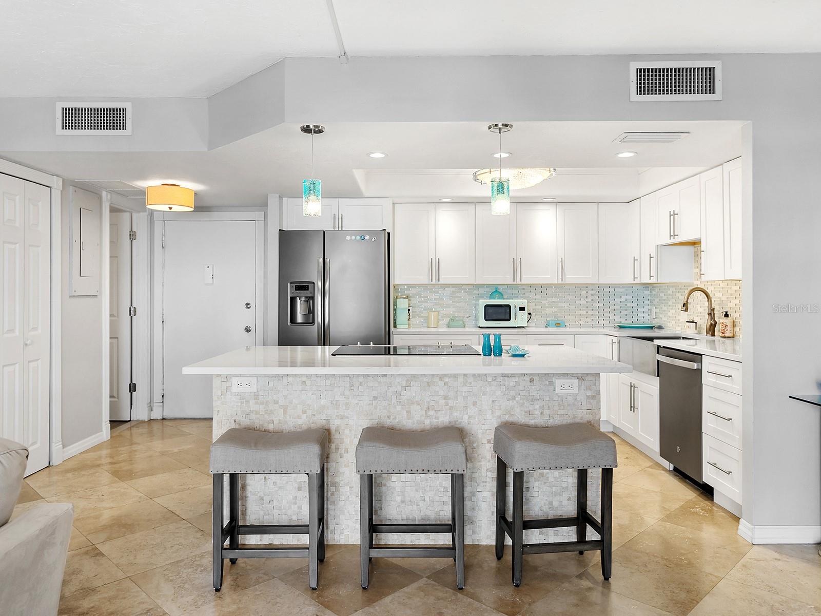 800 BENJAMIN FRANKLIN DR #304, SARASOTA, FL, 34236