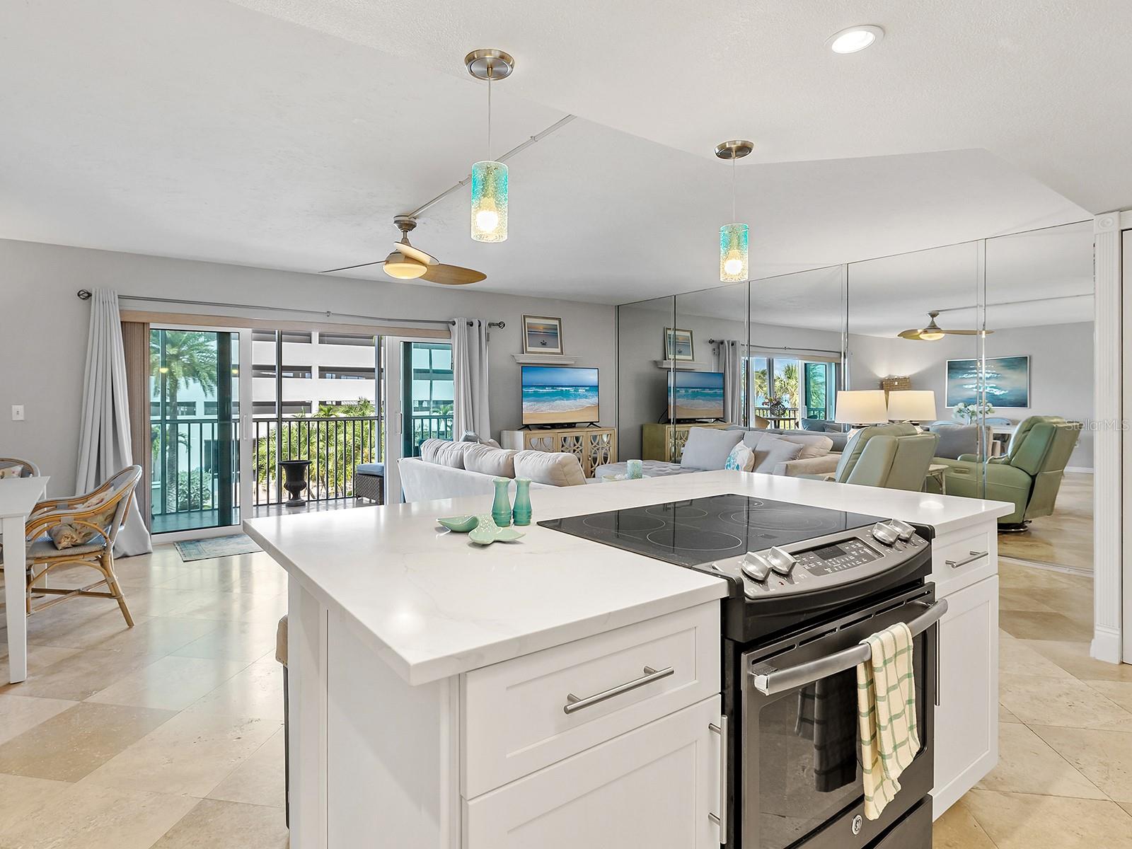 800 BENJAMIN FRANKLIN DR #304, SARASOTA, FL, 34236