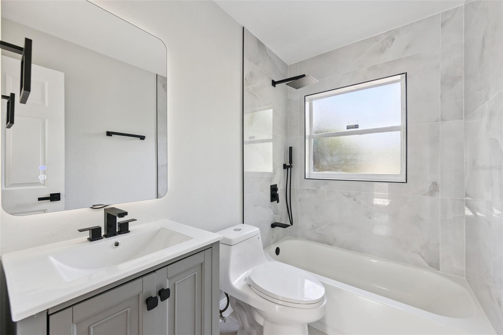 2401 DAFFADIL TER, SANFORD, FL, 32771
