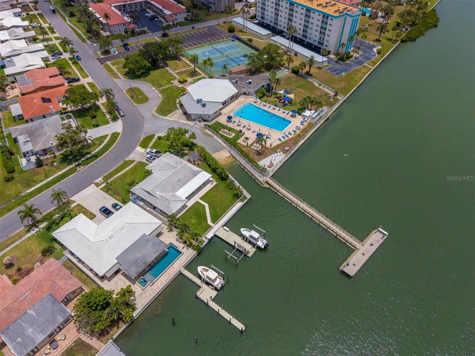10215 REGAL DR #4, LARGO, FL, 33774