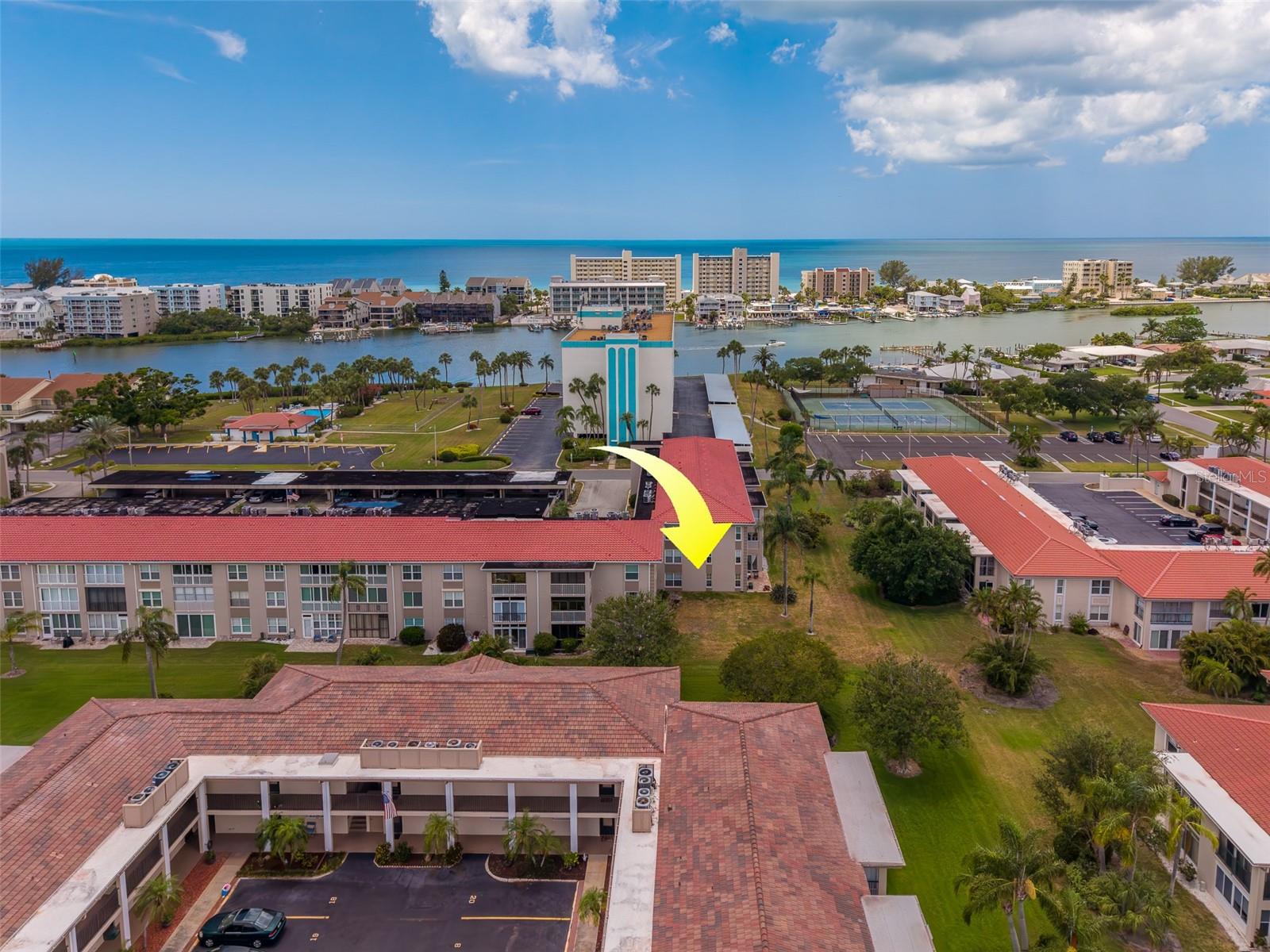 10215 REGAL DR #4, LARGO, FL, 33774