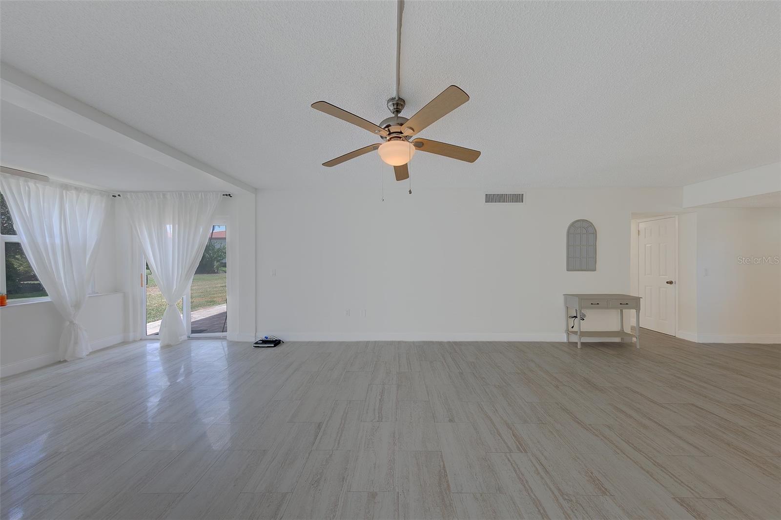 10215 REGAL DR #4, LARGO, FL, 33774