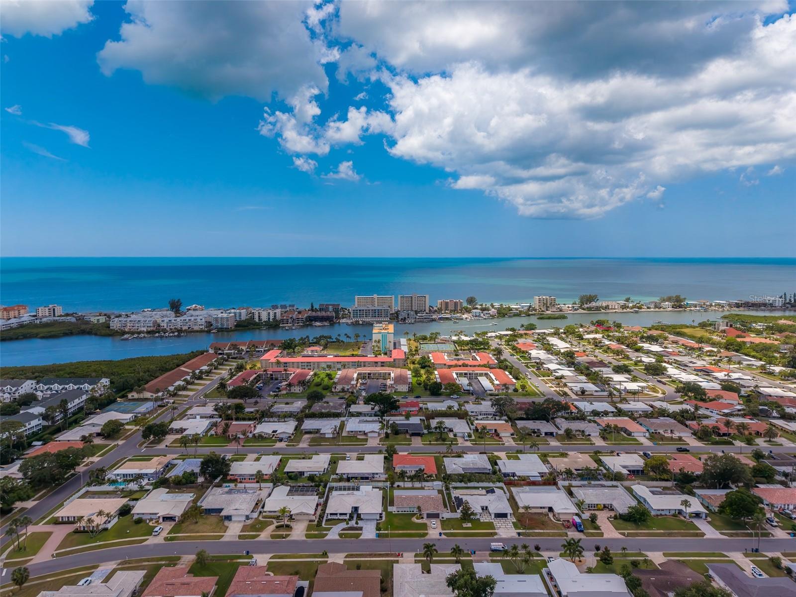 10215 REGAL DR #4, LARGO, FL, 33774