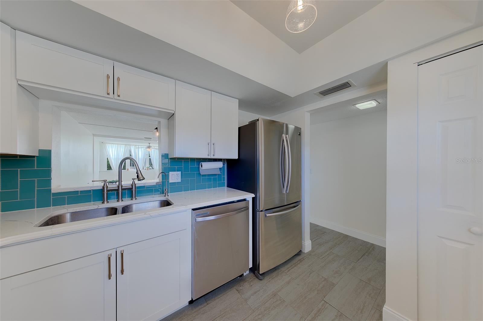 10215 REGAL DR #4, LARGO, FL, 33774