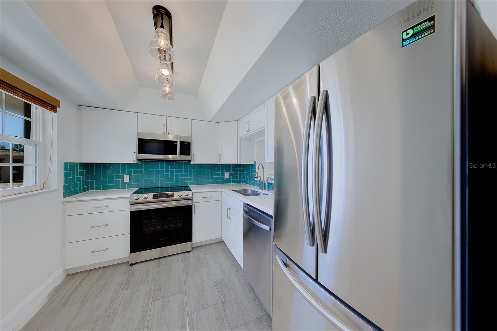 10215 REGAL DR #4, LARGO, FL, 33774