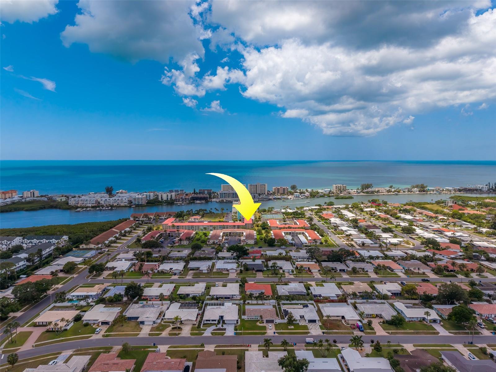 10215 REGAL DR #4, LARGO, FL, 33774
