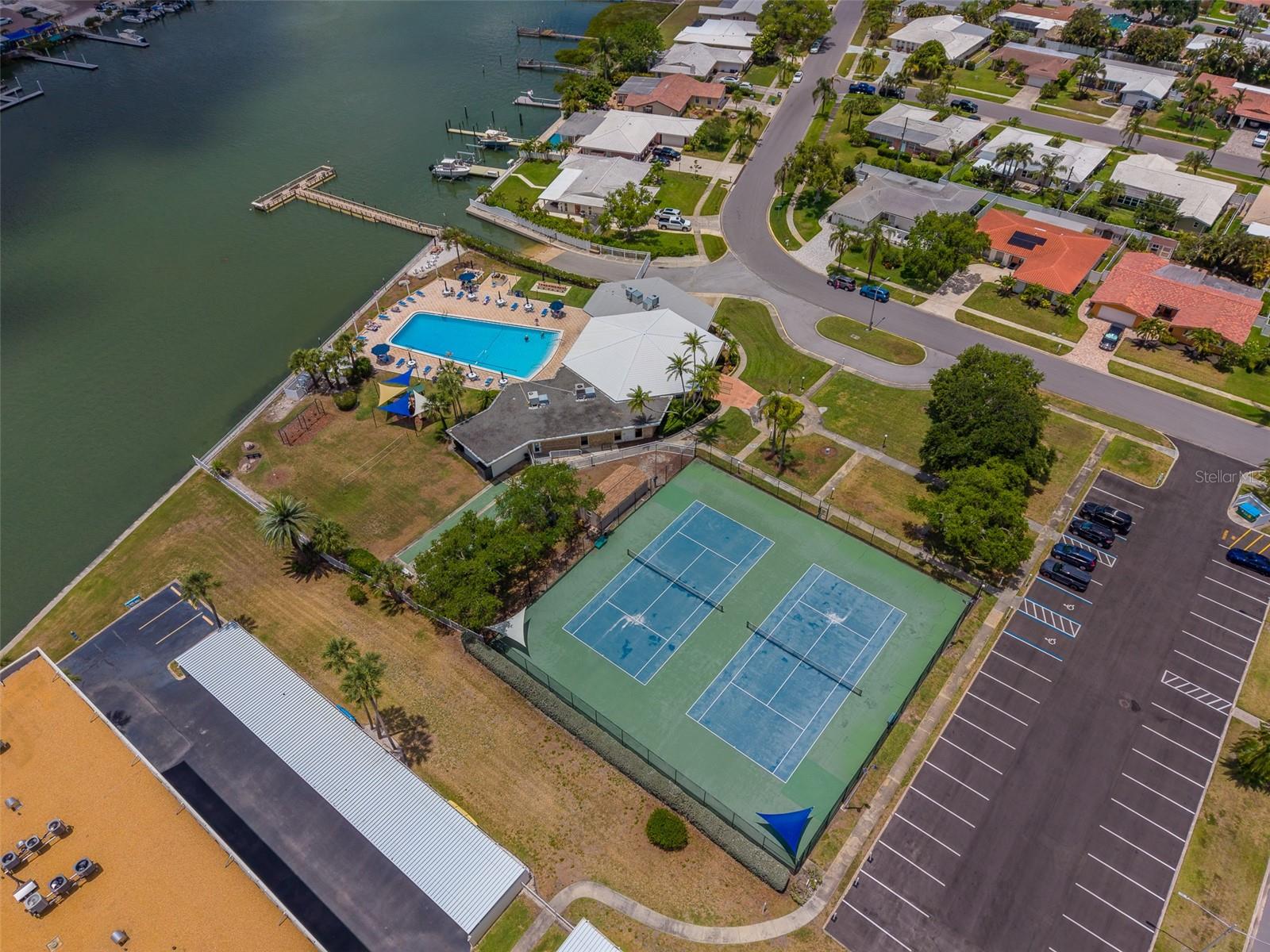 10215 REGAL DR #4, LARGO, FL, 33774