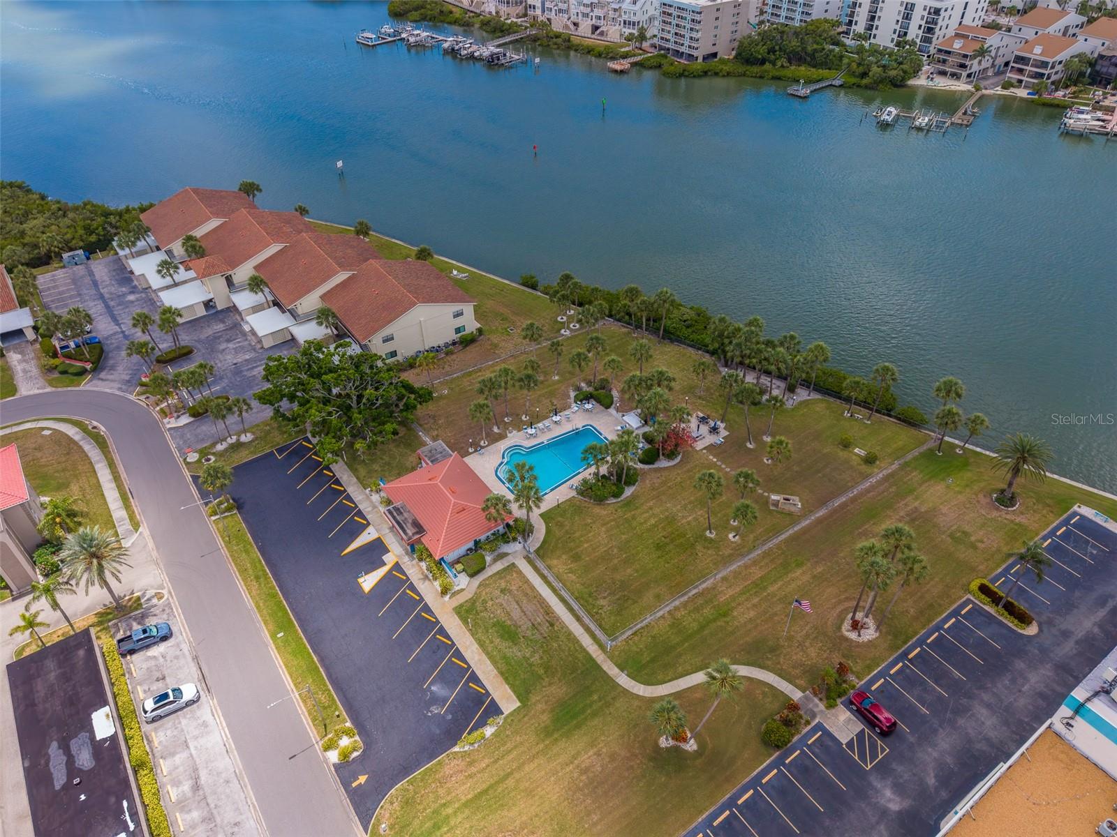 10215 REGAL DR #4, LARGO, FL, 33774
