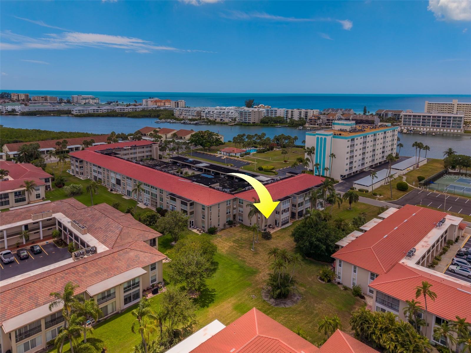 10215 REGAL DR #4, LARGO, FL, 33774