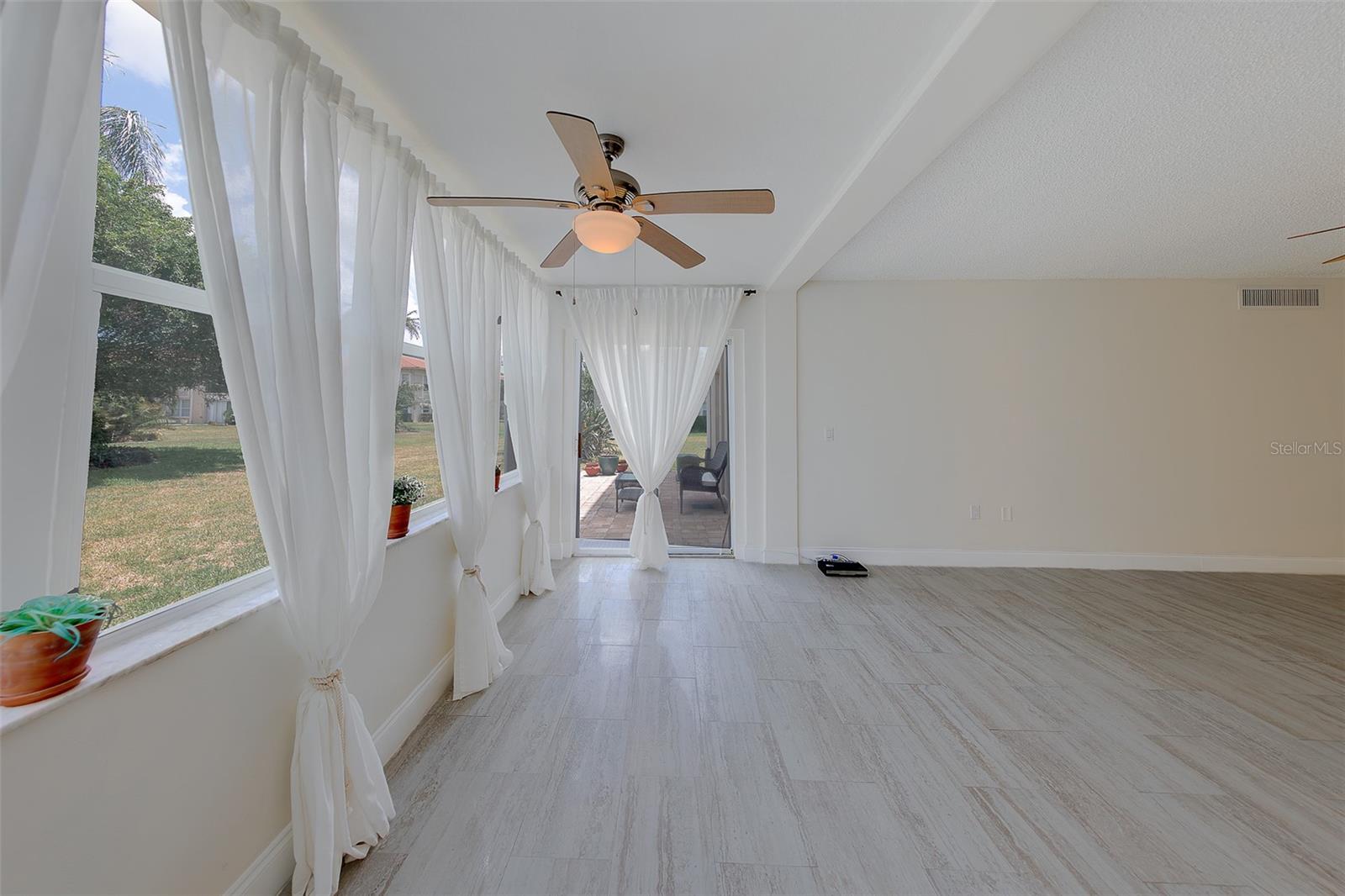 10215 REGAL DR #4, LARGO, FL, 33774