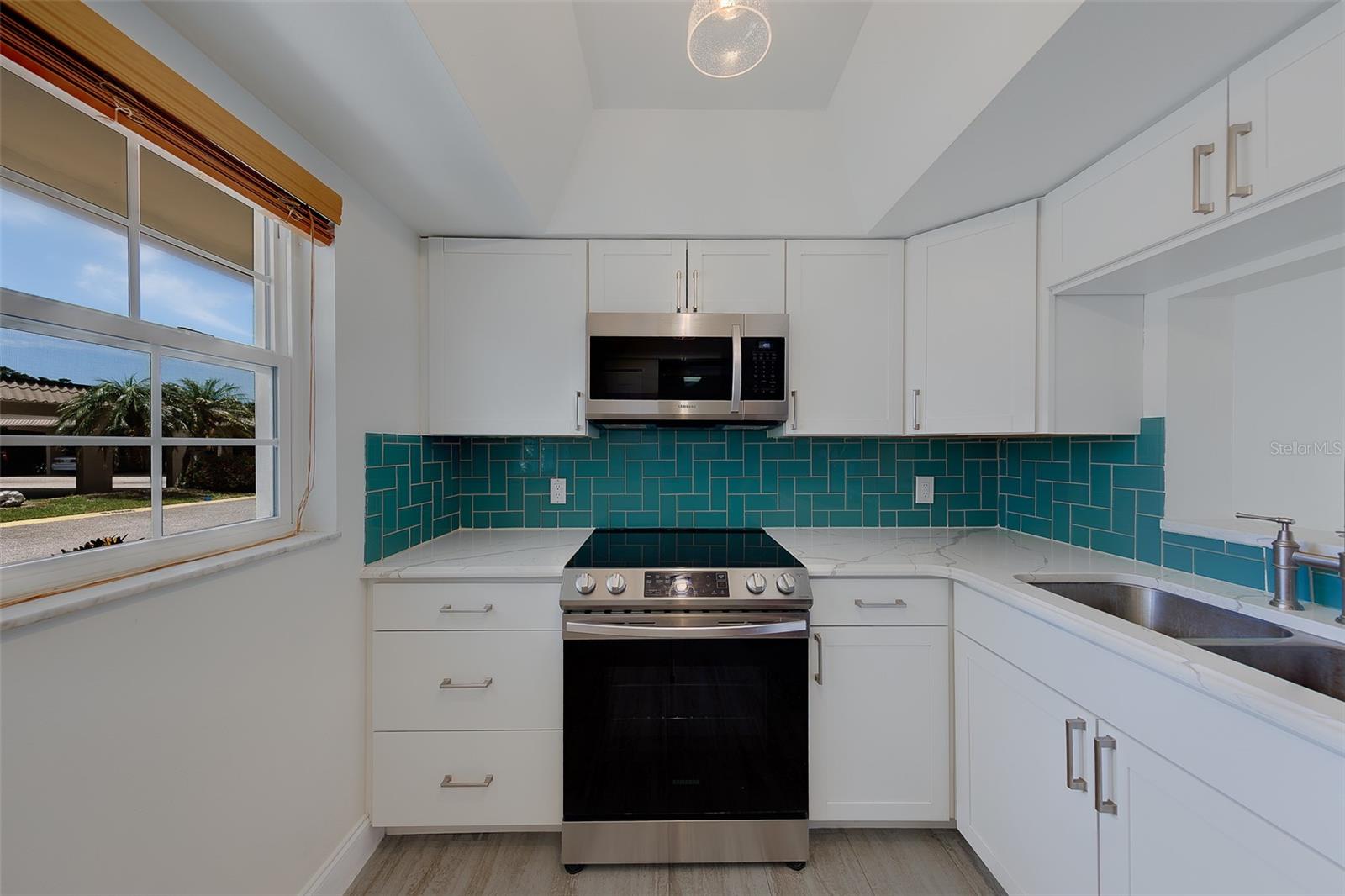 10215 REGAL DR #4, LARGO, FL, 33774