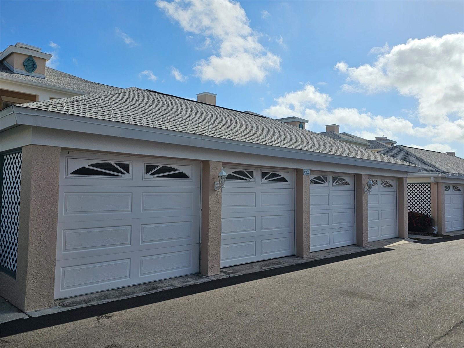 4202 CADDIE DR E #201, BRADENTON, FL, 34203