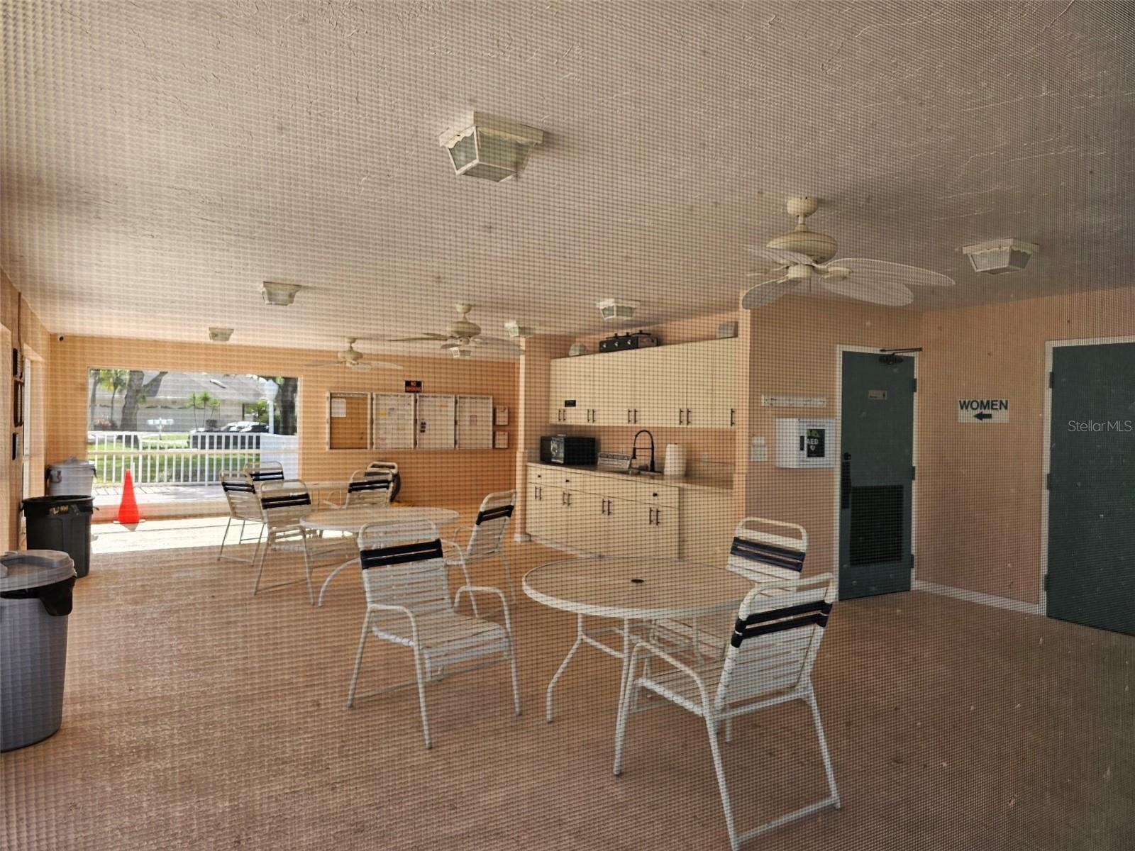 4202 CADDIE DR E #201, BRADENTON, FL, 34203