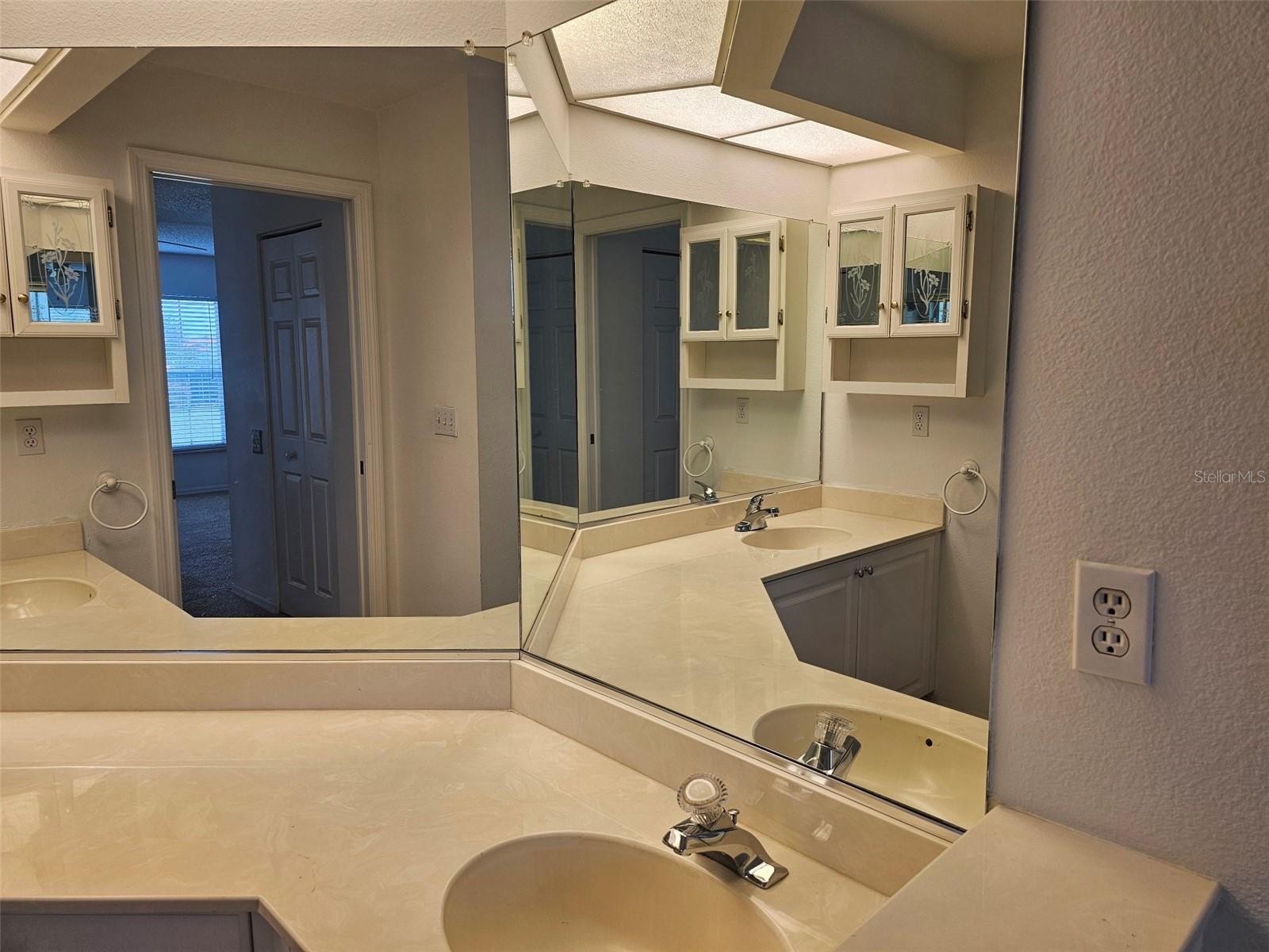 4202 CADDIE DR E #201, BRADENTON, FL, 34203
