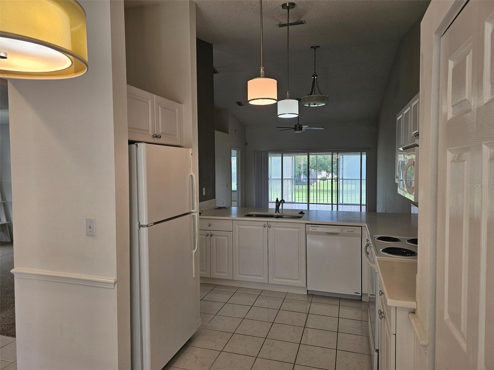 4202 CADDIE DR E #201, BRADENTON, FL, 34203