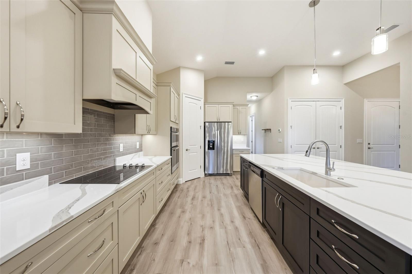 5066 GREENS DR, LADY LAKE, FL, 32159