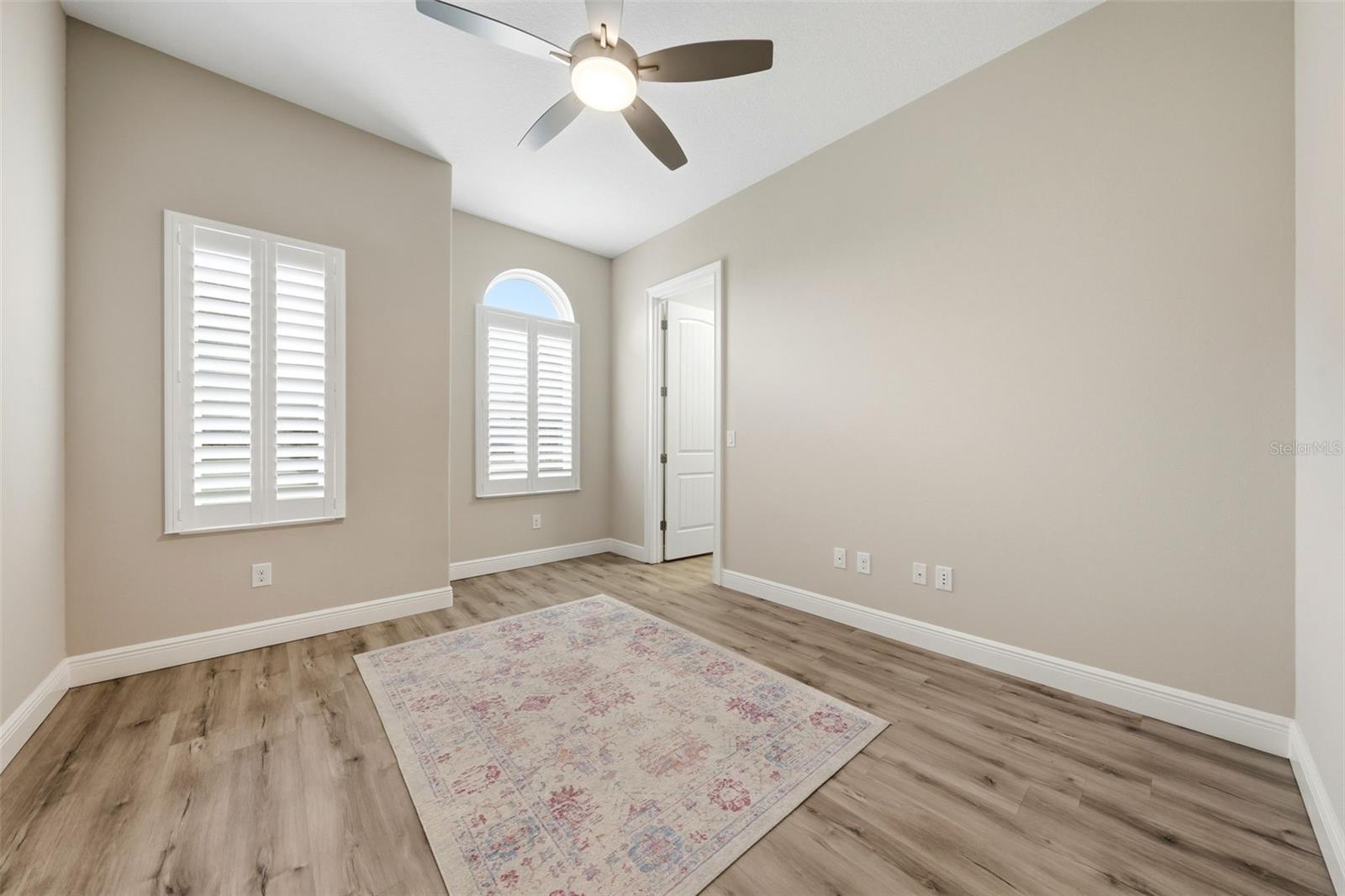 5066 GREENS DR, LADY LAKE, FL, 32159