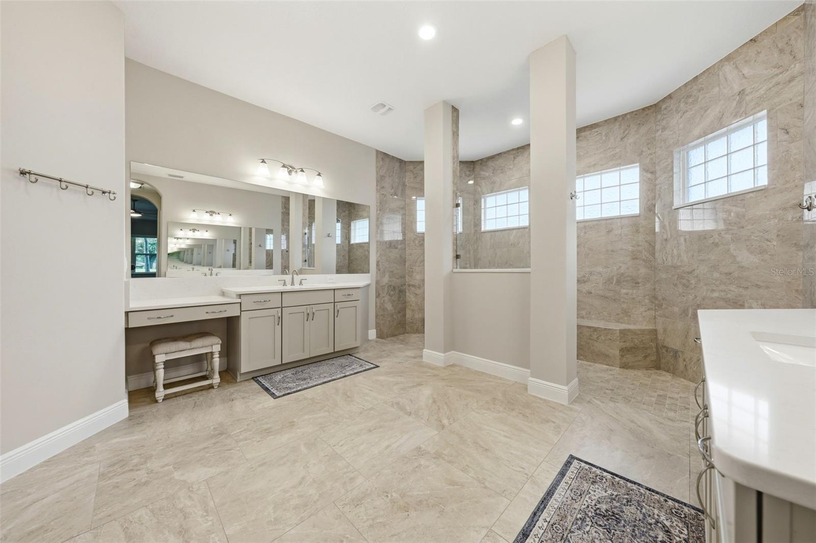 5066 GREENS DR, LADY LAKE, FL, 32159
