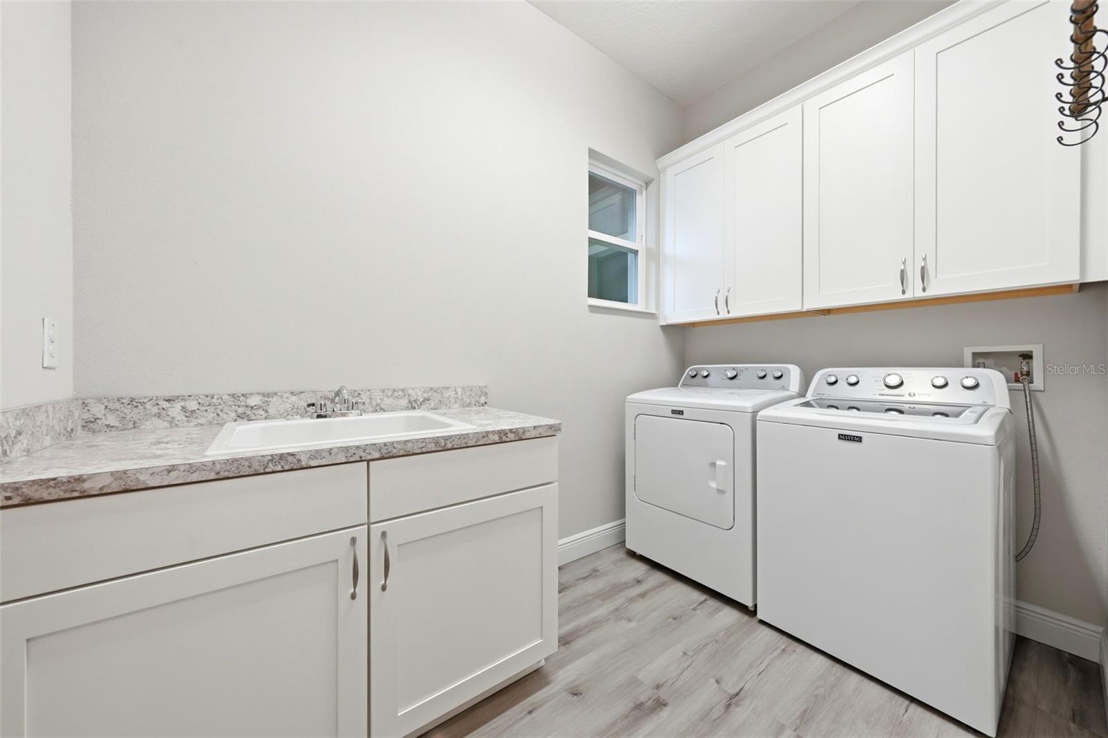 5066 GREENS DR, LADY LAKE, FL, 32159