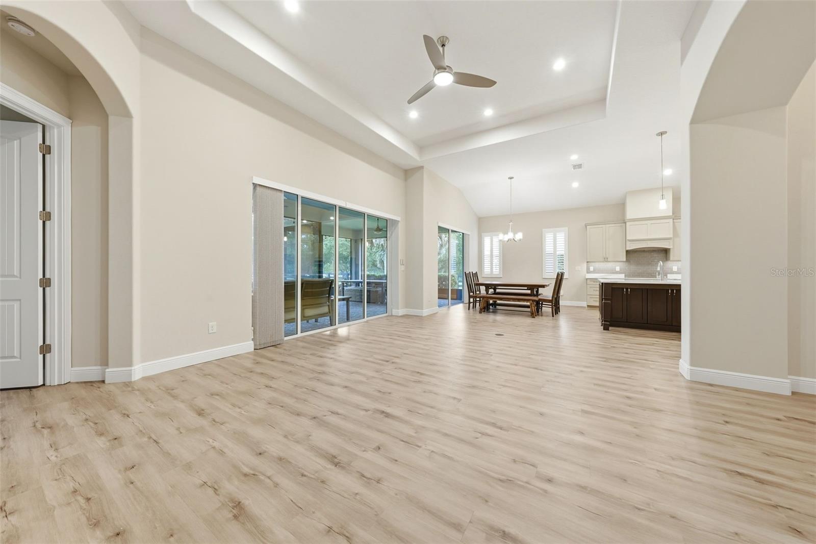 5066 GREENS DR, LADY LAKE, FL, 32159