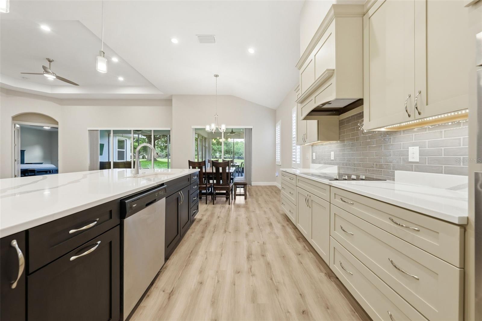 5066 GREENS DR, LADY LAKE, FL, 32159