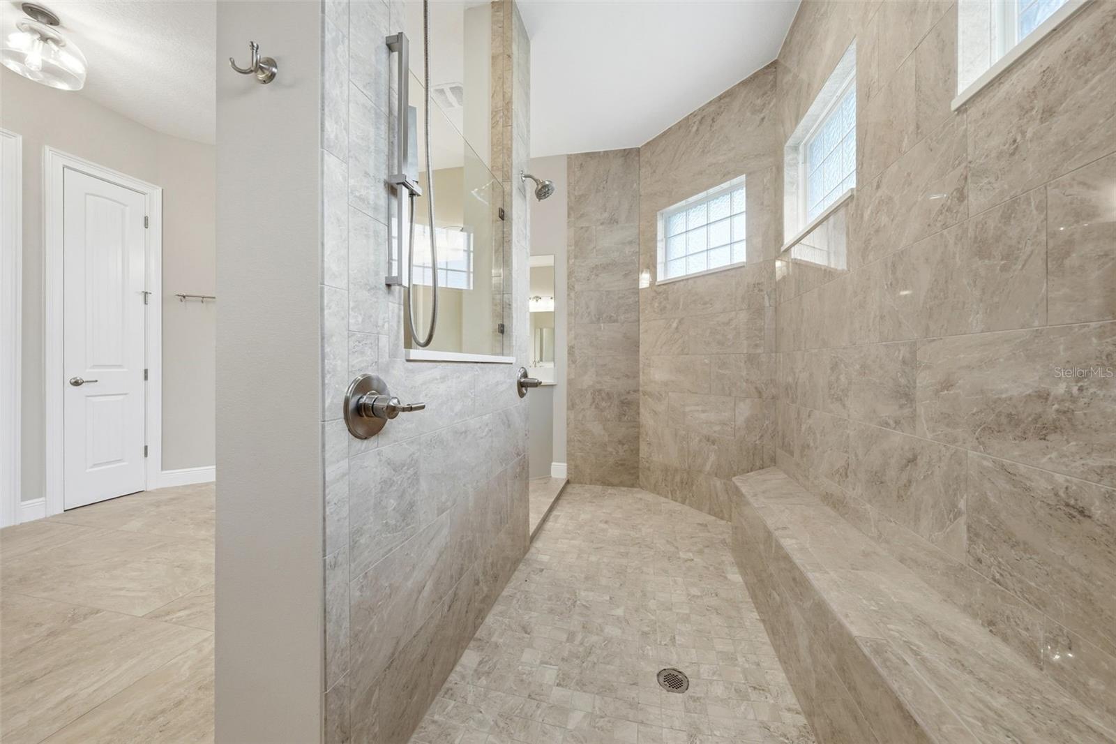 5066 GREENS DR, LADY LAKE, FL, 32159