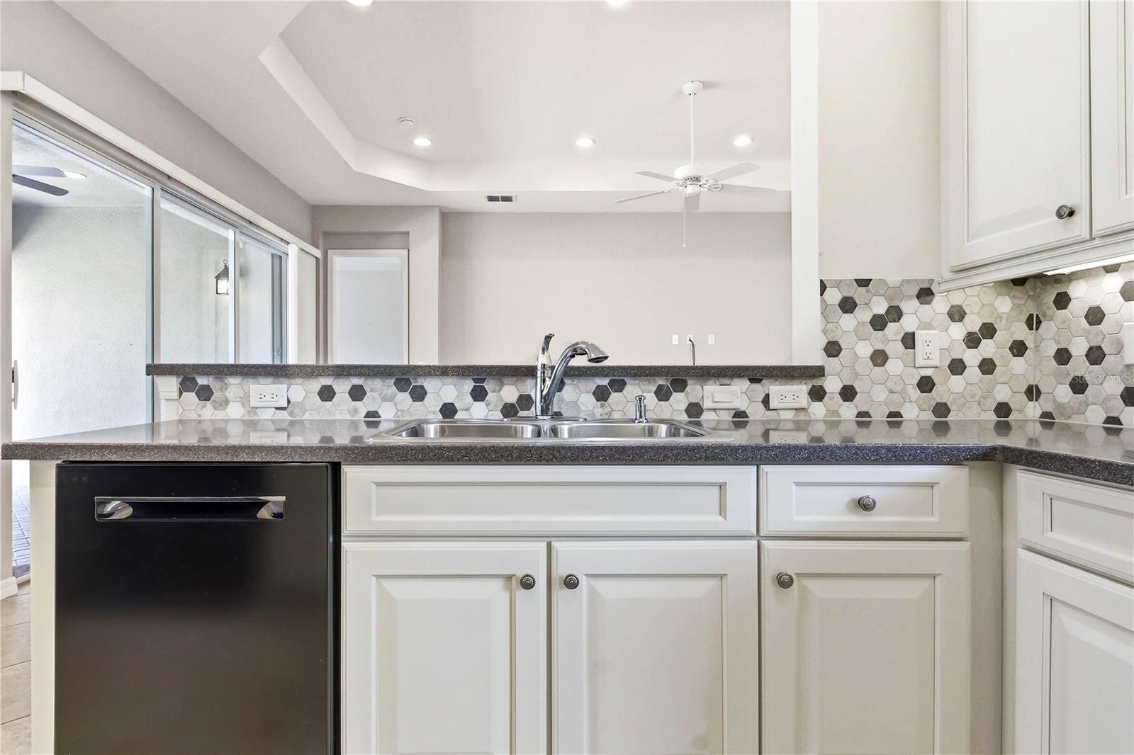 16120 CEDAR KEY DR, WIMAUMA, FL, 33598