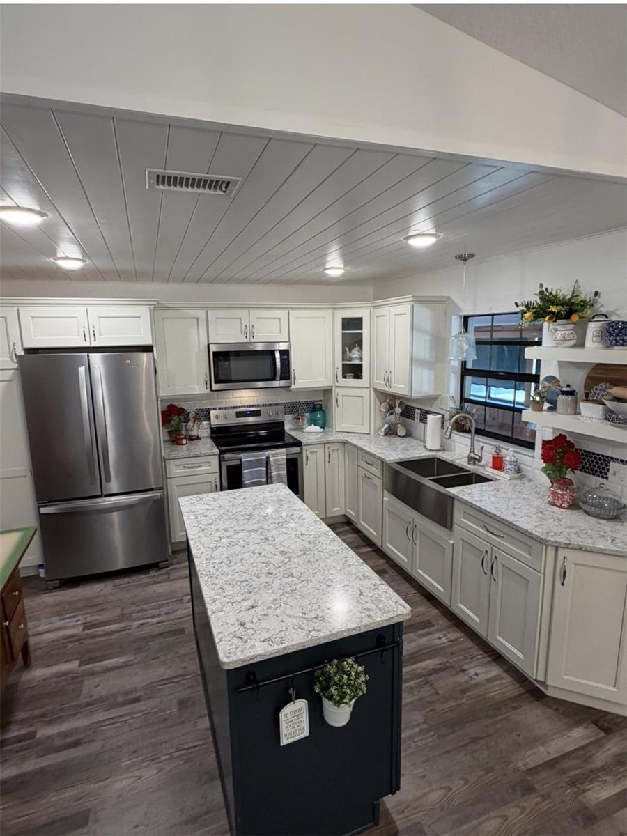 2810 HILLIARD ISLE RD, KISSIMMEE, FL, 34744
