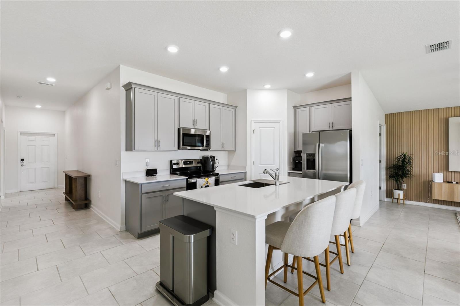 1949 HEART LAKE DR, GROVELAND, FL, 34736