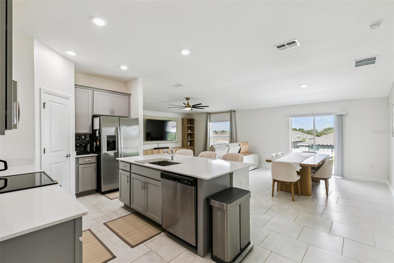 1949 HEART LAKE DR, GROVELAND, FL, 34736