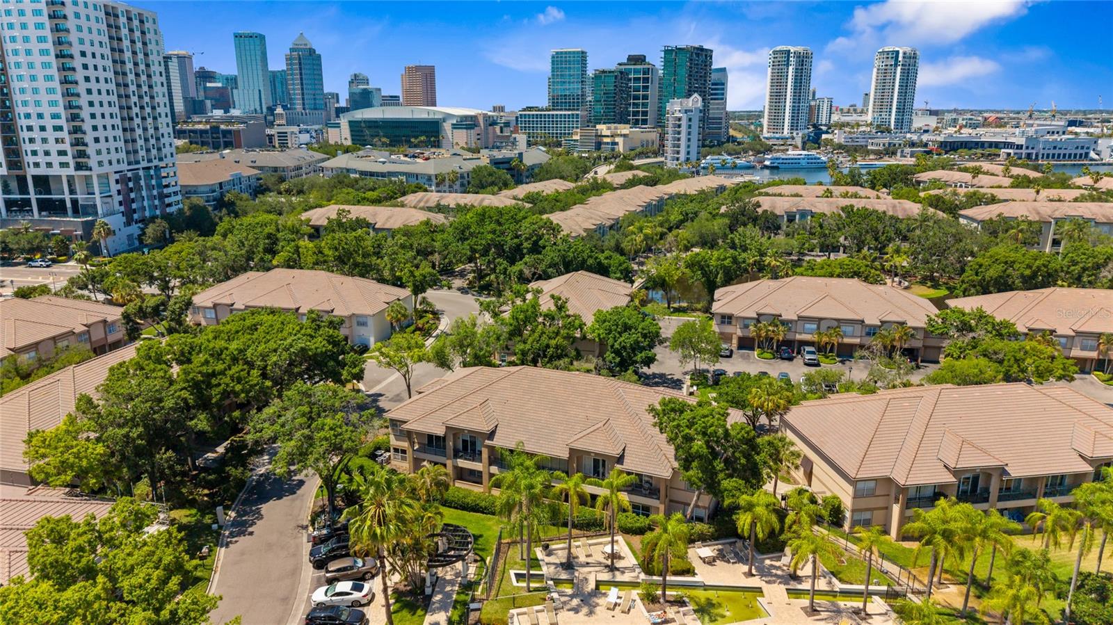 603 ARBOR LAKE LN, TAMPA, FL, 33602