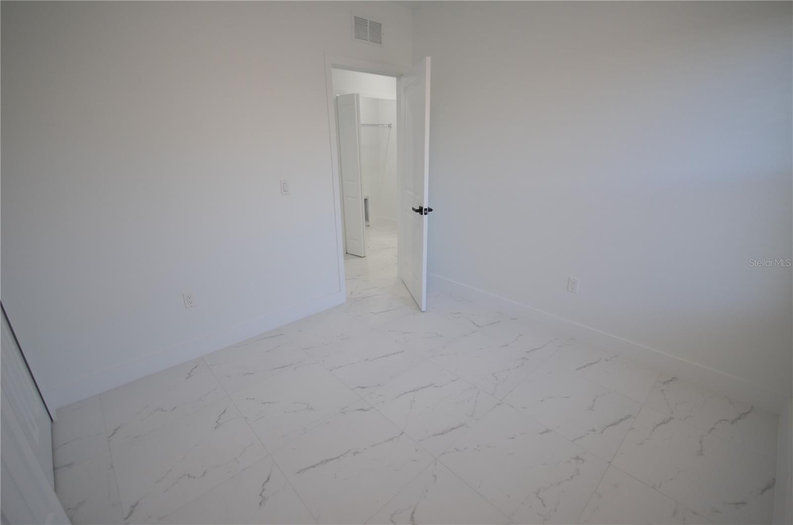 2132 BARKER BLVD, FORT MYERS, FL, 33916
