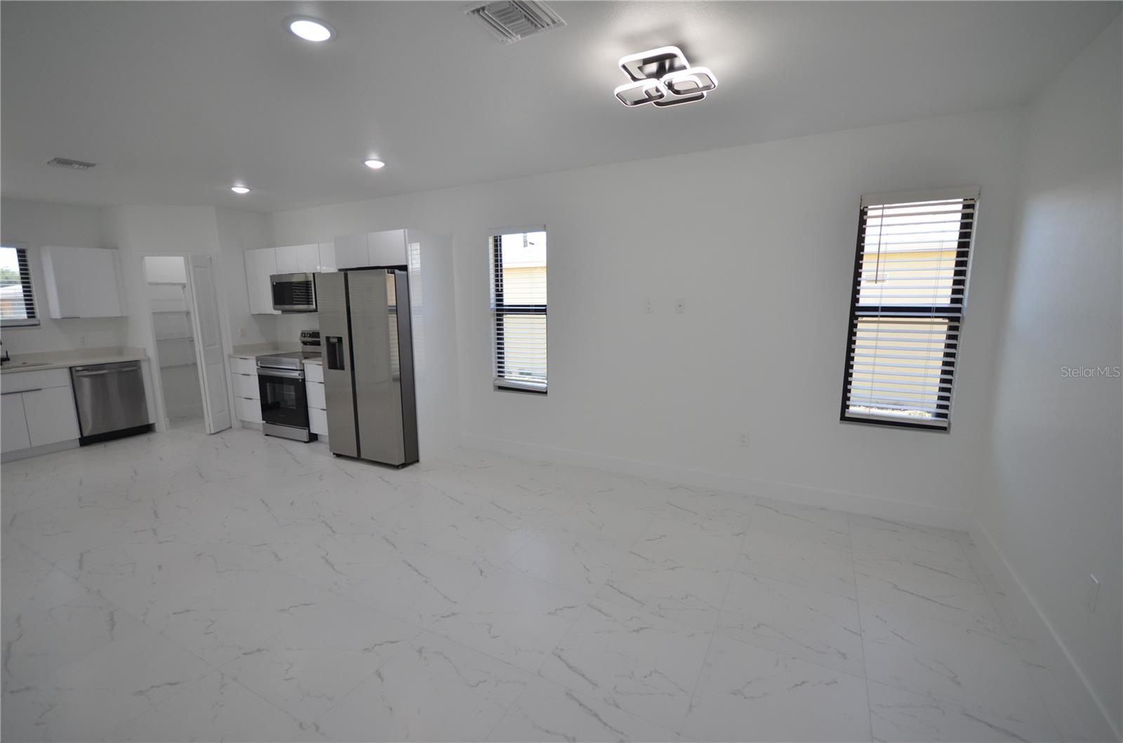 2132 BARKER BLVD, FORT MYERS, FL, 33916