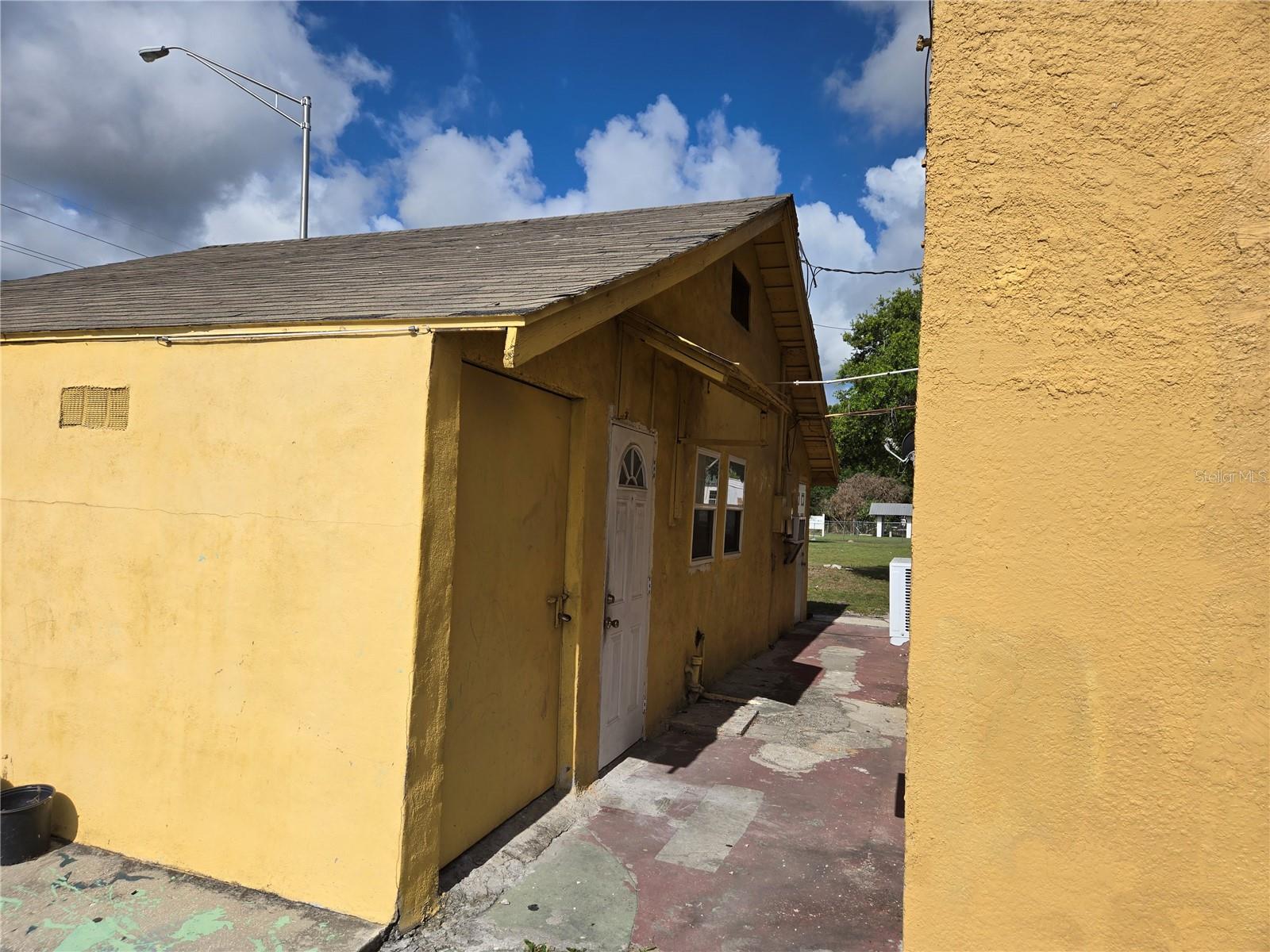 1725 OLD BARTOW RD, LAKE WALES, FL, 33859