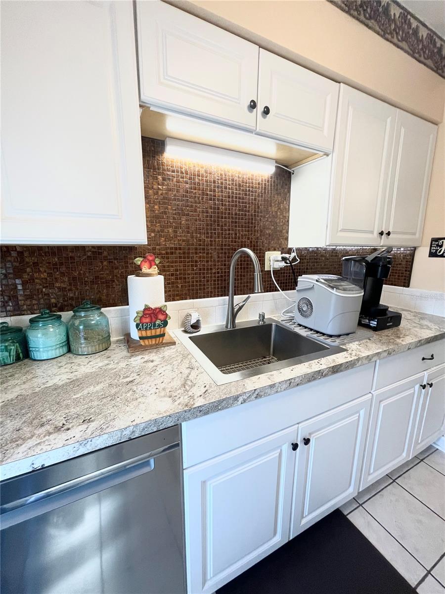 1600 W LAKE PARKER DR #B4, LAKELAND, FL, 33805