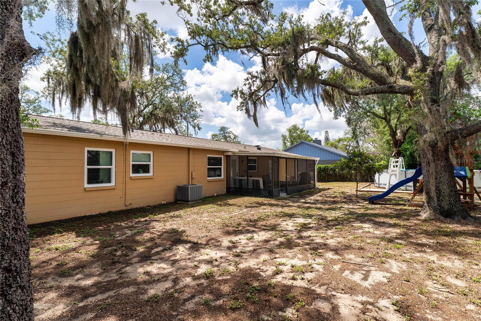10214 N WOODMERE RD, TAMPA, FL, 33617