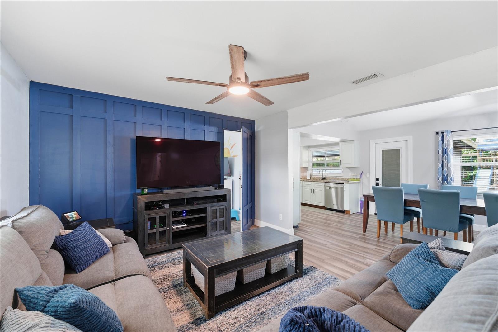 10214 N WOODMERE RD, TAMPA, FL, 33617