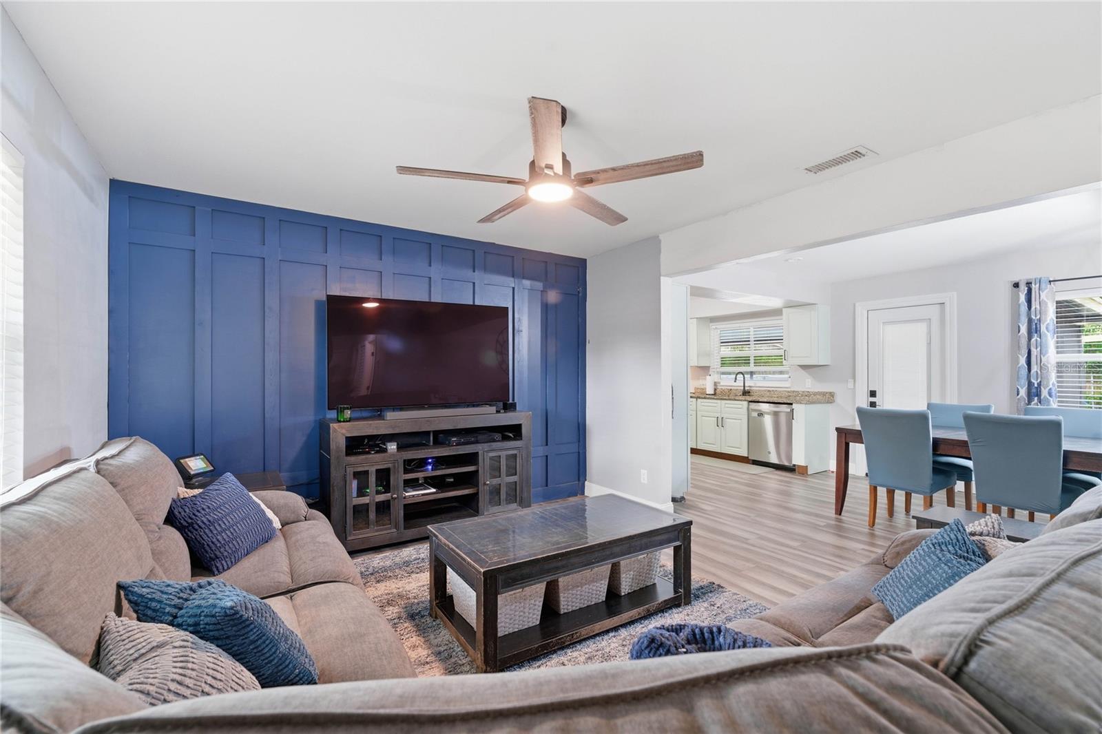 10214 N WOODMERE RD, TAMPA, FL, 33617