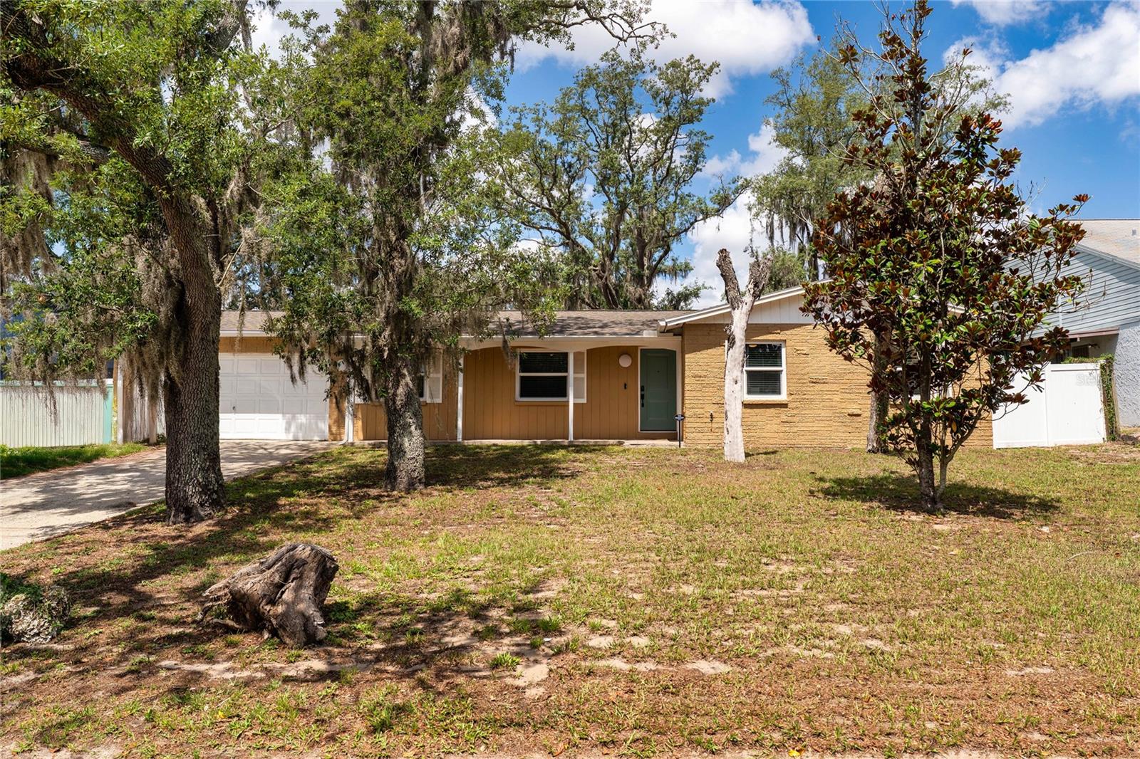 10214 N WOODMERE RD, TAMPA, FL, 33617