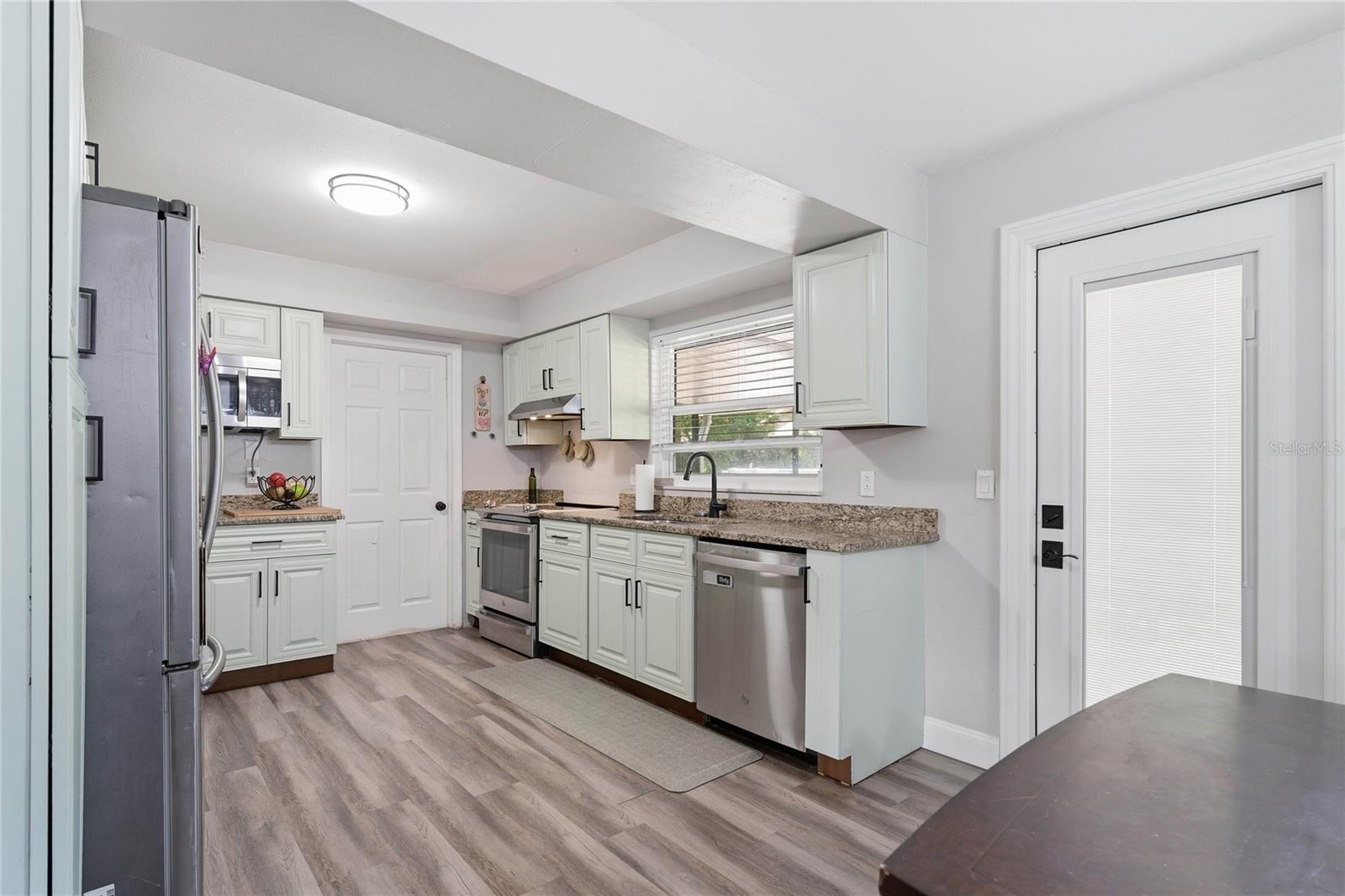10214 N WOODMERE RD, TAMPA, FL, 33617