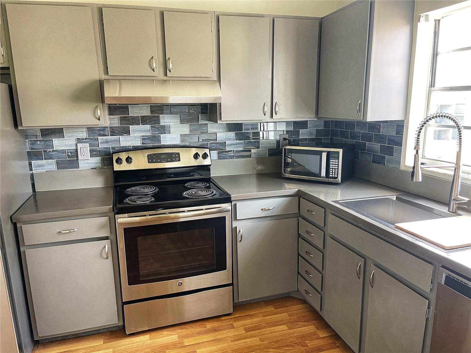2846 SOMERSET PARK DR #201, TAMPA, FL, 33613