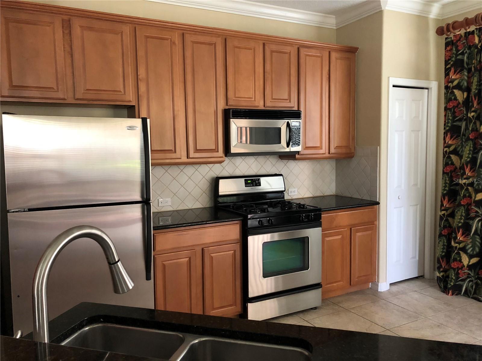 834 ASSEMBLY CT, REUNION, FL, 34747