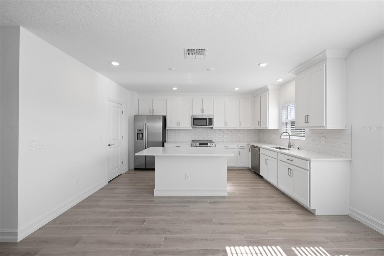 3463 SILENT GARDENS CV, WESLEY CHAPEL, FL, 33543