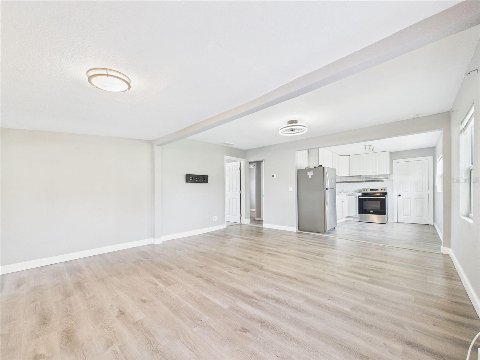 605 S DISSTON AVE, TARPON SPRINGS, FL, 34689